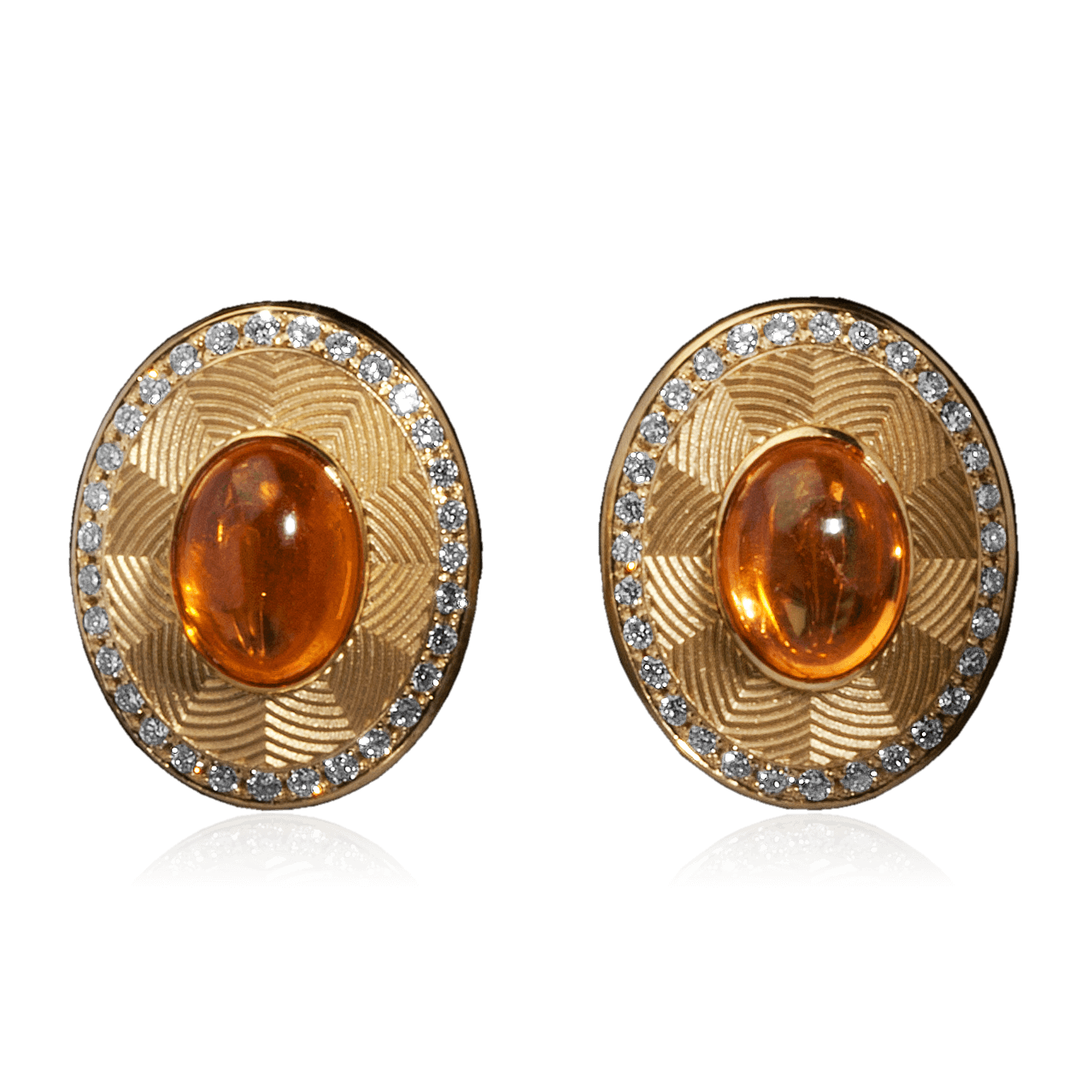 Серьги с спессартином, бриллиантами из желтого золота 750 пробы (арт. 103192)