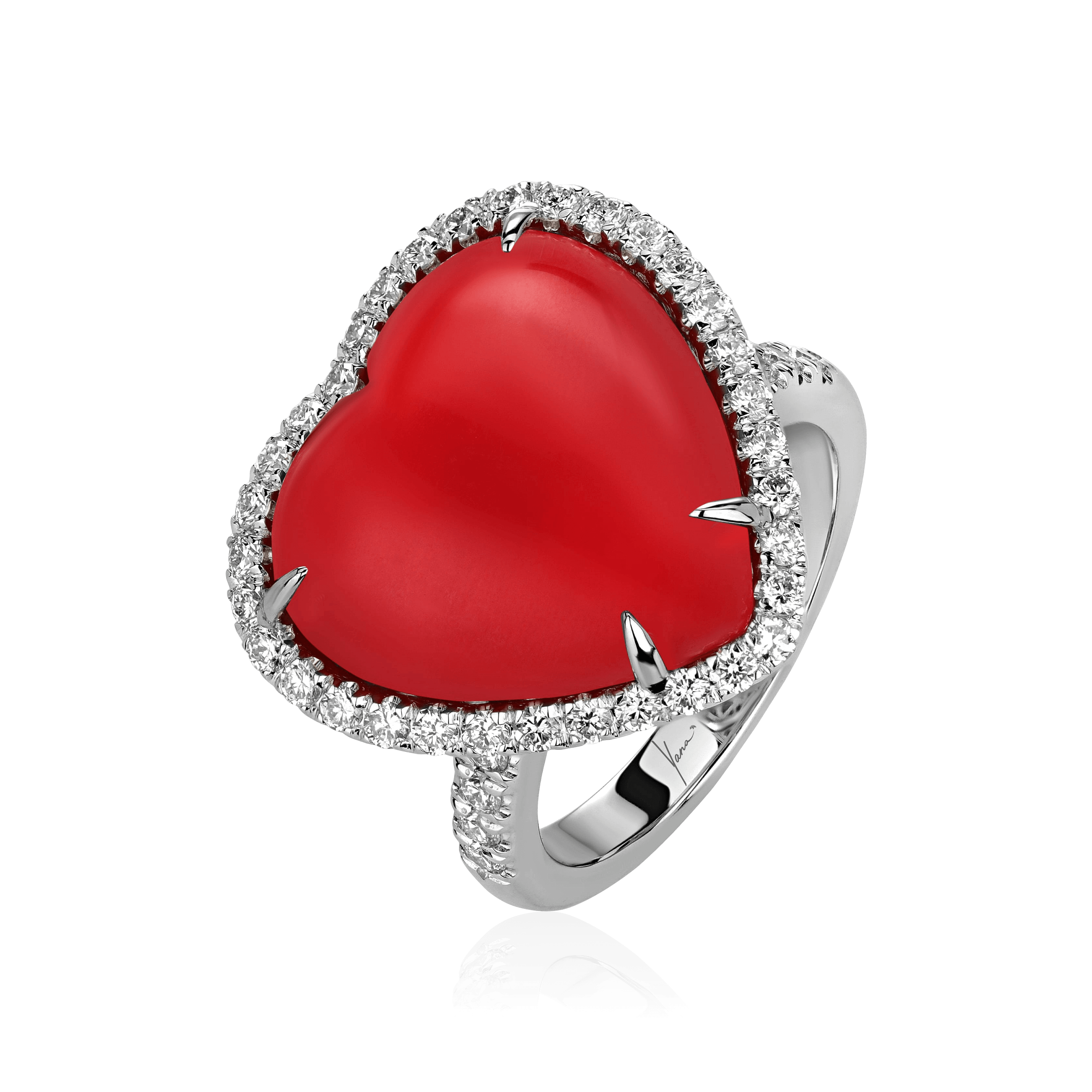 Кольцо в форме сердца с кораллом, бриллиантами из белого золота 750 пробы (арт. 98683)
