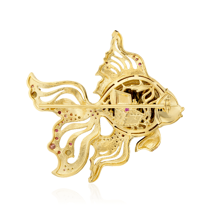 Брошь Золотая Рыбка с опалом, синими и цветными сапфирами, турмалинами, белыми и желтыми бриллиантами в желтом золоте 750 пробы, фото № 2