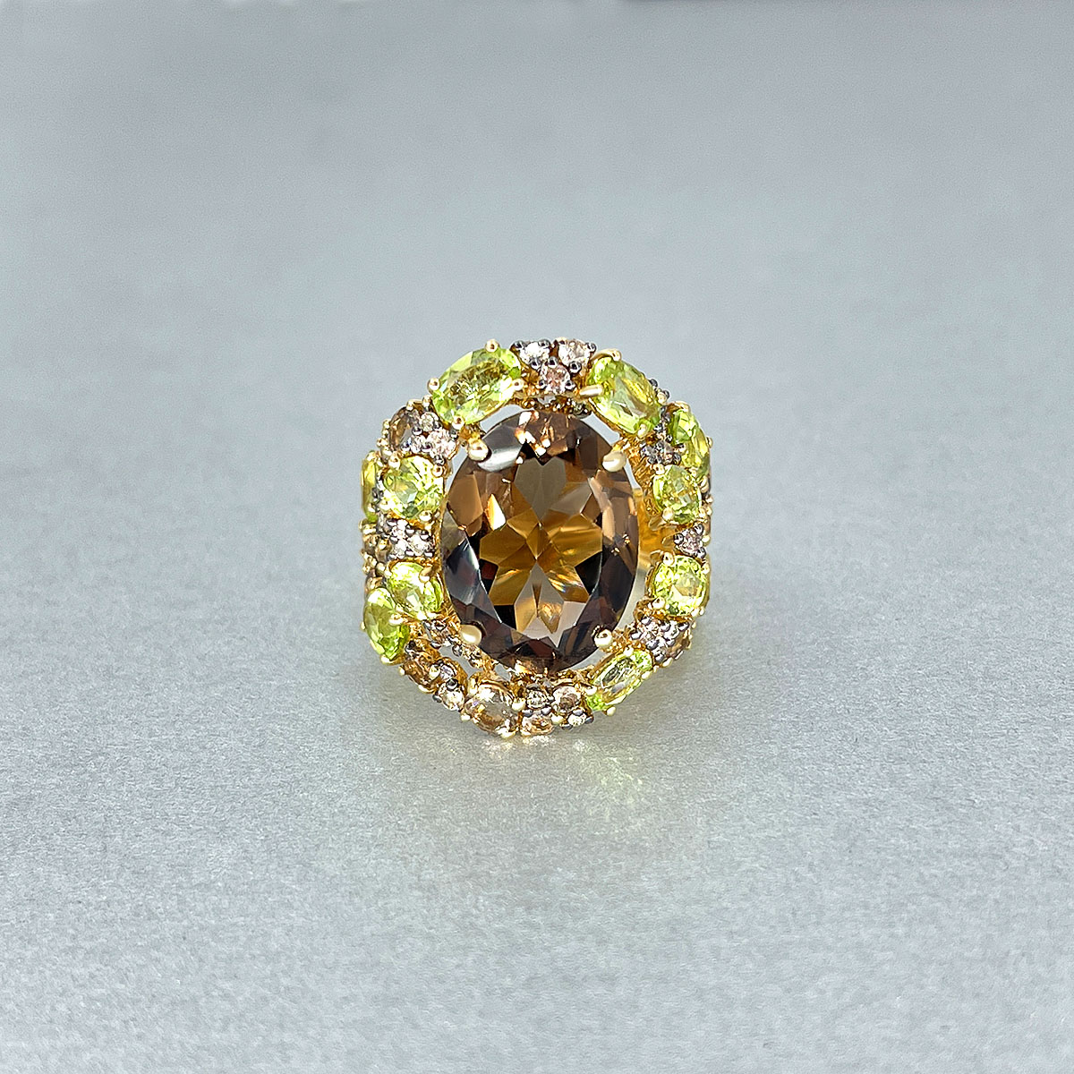 Кольцо с раухтопазом, перидотом, бриллиантами из желтого золота 585 пробы, фото № 2