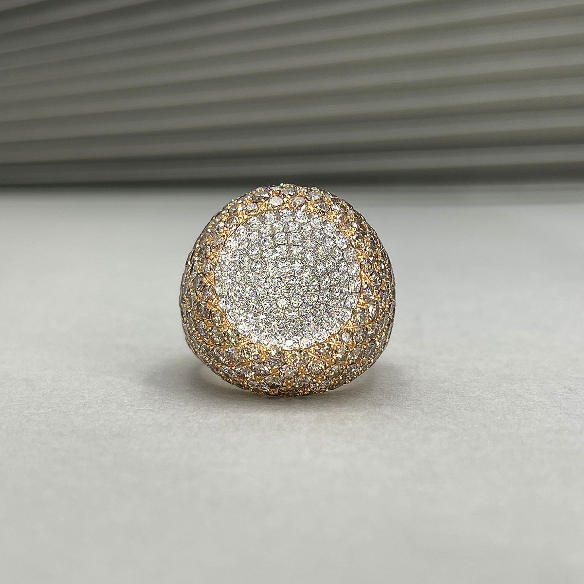 Кольцо от немецкого ювелирного дома STENZHORN с россыпью белых и коньячных бриллиантов из желтого золота 750, фото № 2