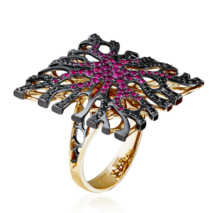 Кольцо с рубином, бриллиантами, ониксом из желтого золота 750 пробы (арт. 43770)