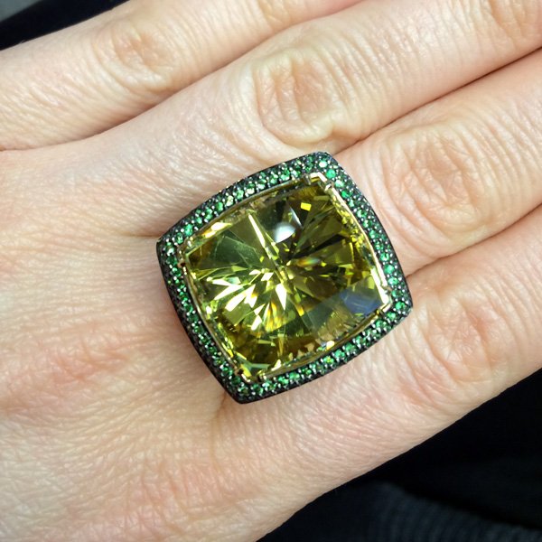 Кольцо с цветными камнями в желтом золоте 585 пробы, фото № 2