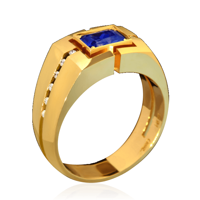 Кольцо с сапфиром из желтого золота