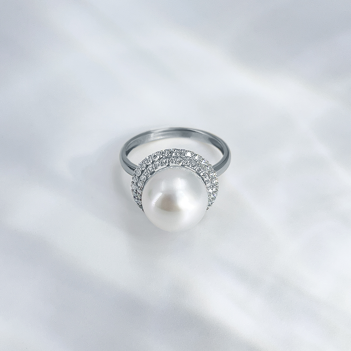 Кольцо с жемчугом, бриллиантами из белого золота 585 пробы, фото № 3