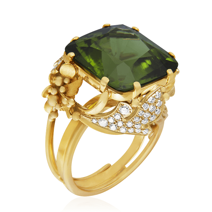 Кольцо с хризолитом, бриллиантами из желтого золота 750 пробы (арт. 39382)