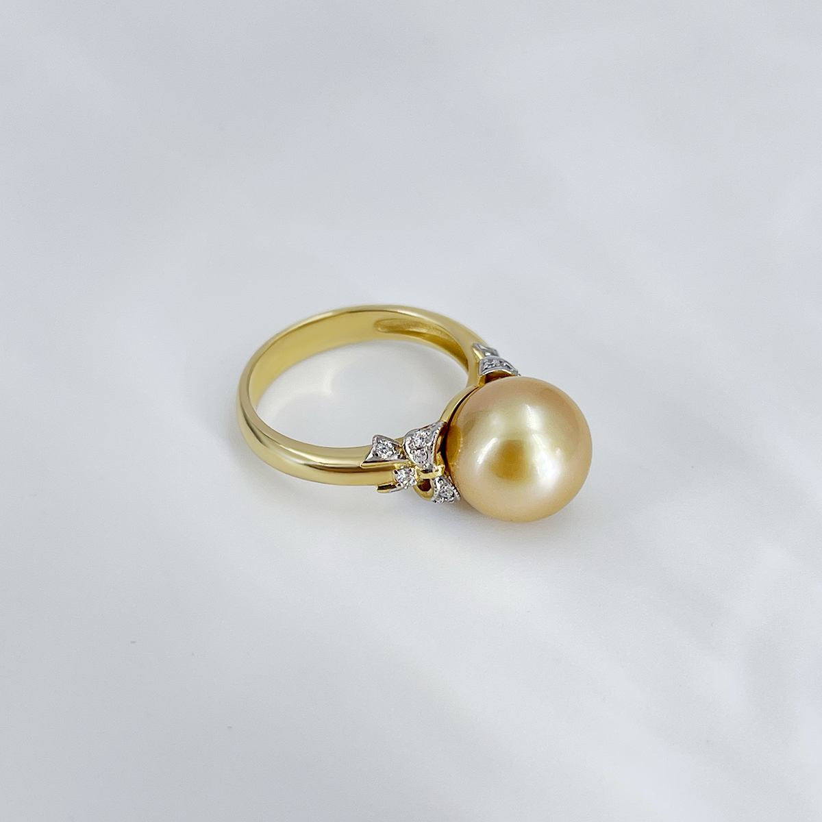 Кольцо с жемчугом, бриллиантами из желтого золота 585 пробы, фото № 3