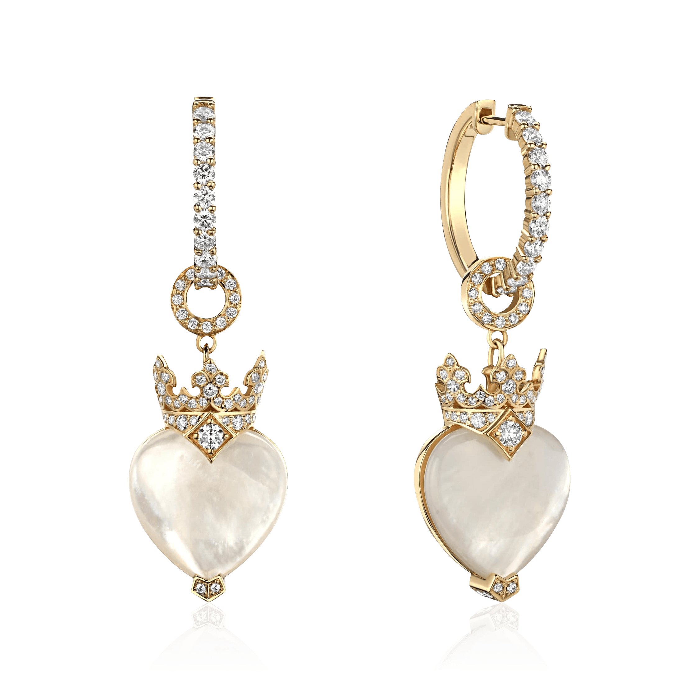 Серьги в виде сердец с короной с перламутром, бриллиантами из желтого золота 750 пробы (арт. 104915)