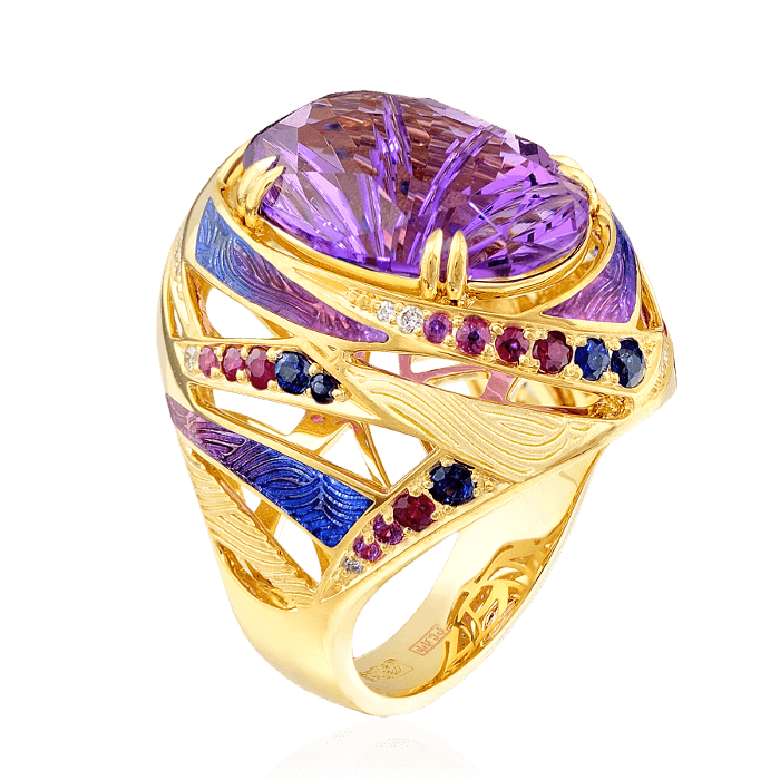 Кольцо с аметистом, сапфиром, бриллиантами, рубином, эмалью, сапфиром фантазийным из желтого золота 750 пробы, фото № 1